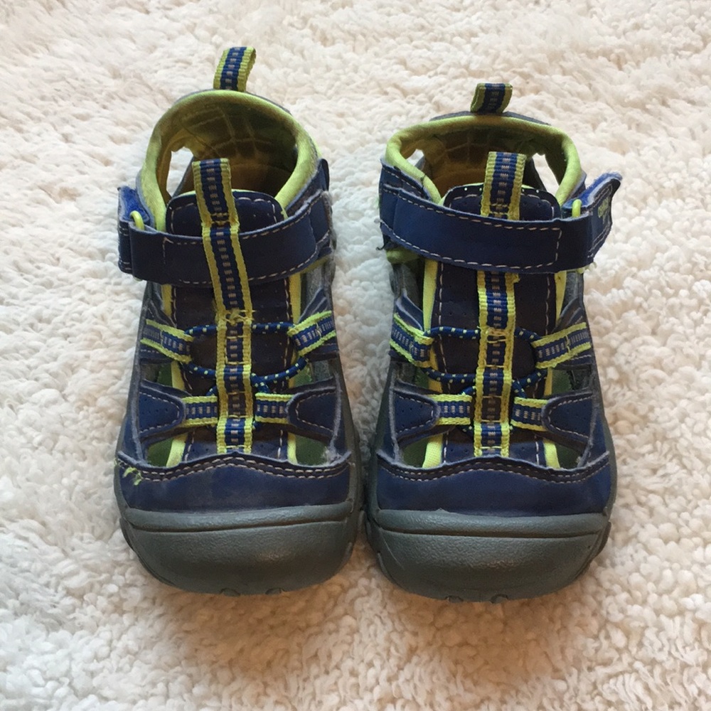Boys Oshkosh Sandals Size 7